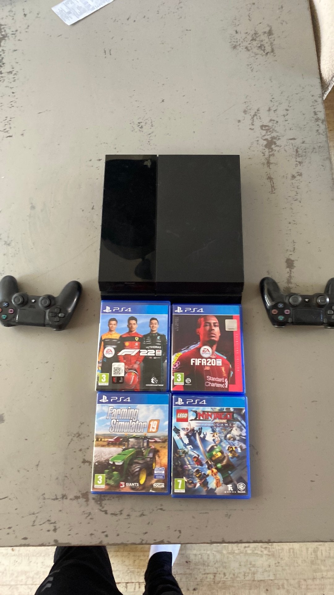 Ps4 met 2 controlers en 5 spellen, Ophalen, Met 2 controllers, Original, 500 GB