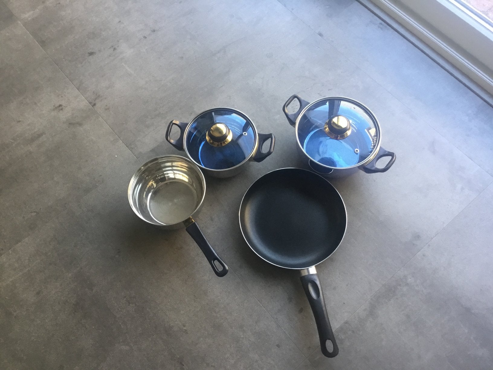 Pannen set  nieuw, Huis en Inrichting, Keuken | Potten en Pannen, Ophalen, Nieuw, Rvs, Pannenset
