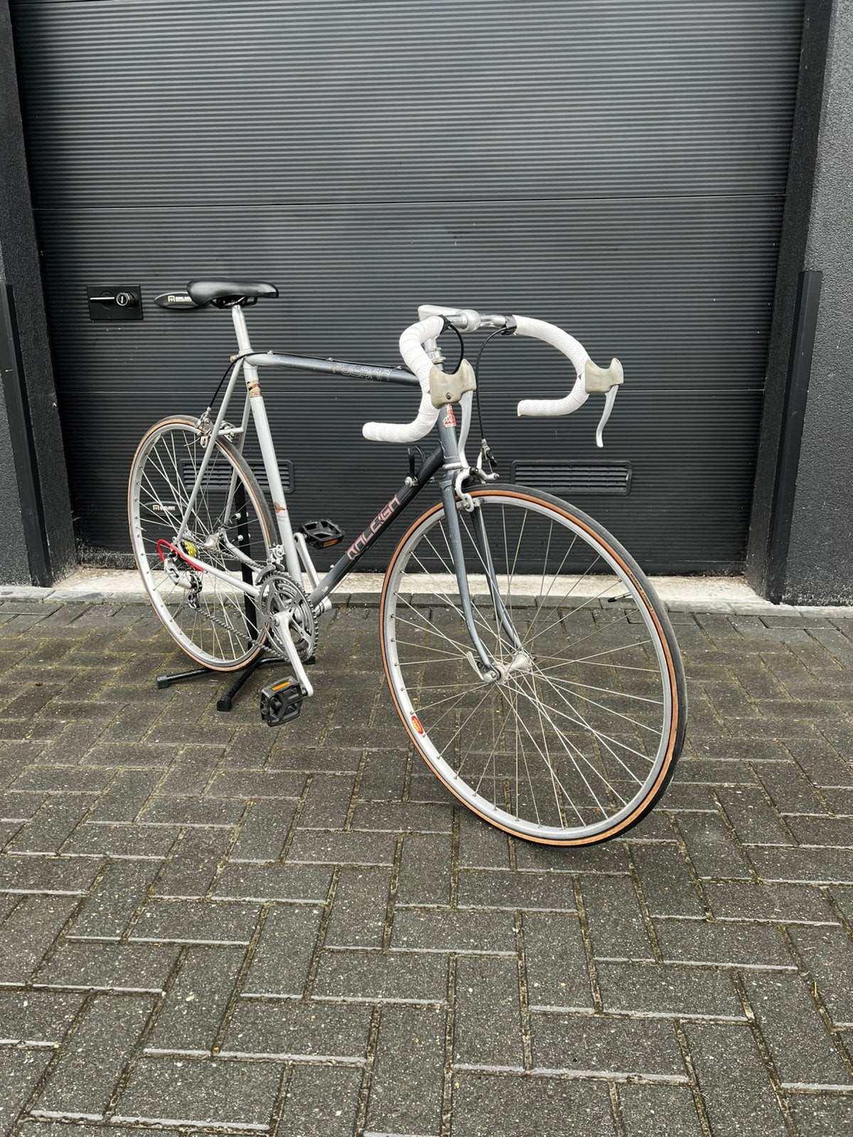 RALEIGH pulsar grijs racefiets grijs vintage topstaat, Overige merken, 28 inch, Velgrem, Ophalen of Verzenden