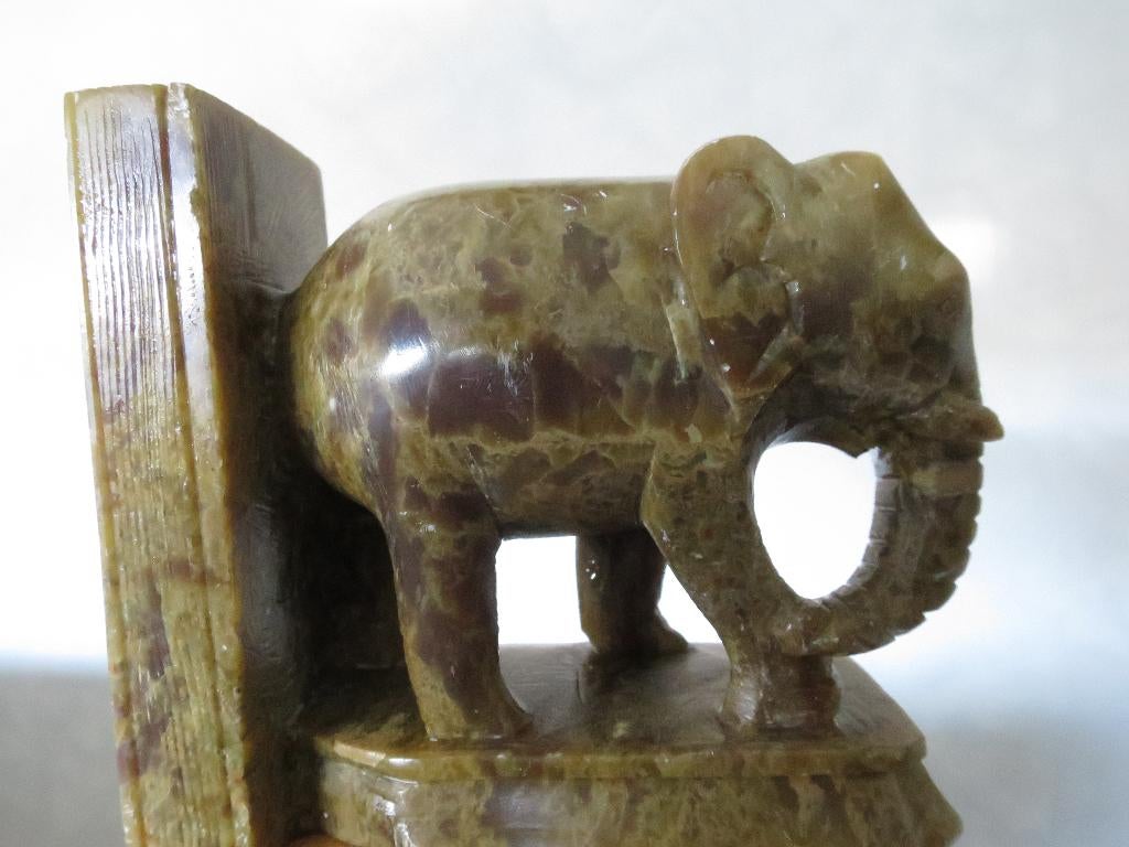 mooi zwaar olifant beeldje uit natuurlijk steen handgemaakt, Antiek en Kunst, Ophalen of Verzenden