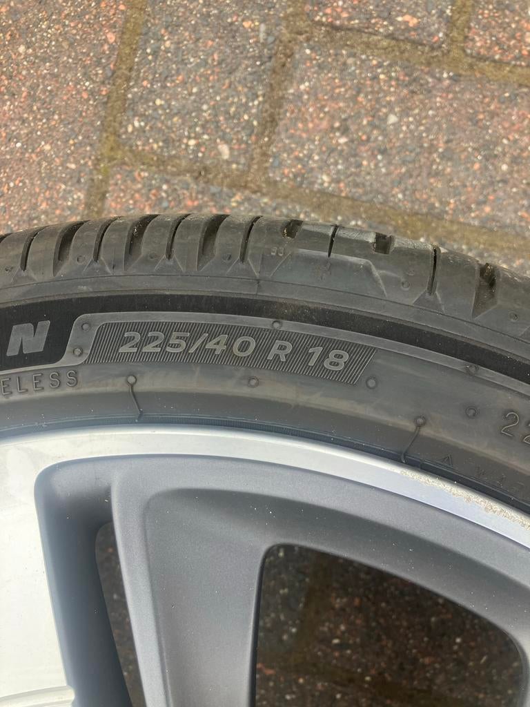 Peugeot 18 inch velgen met Michelin zomerbanden 225/40 R18, Auto-onderdelen, Banden en Velgen, 18 inch, Gebruikt, Banden en Velgen