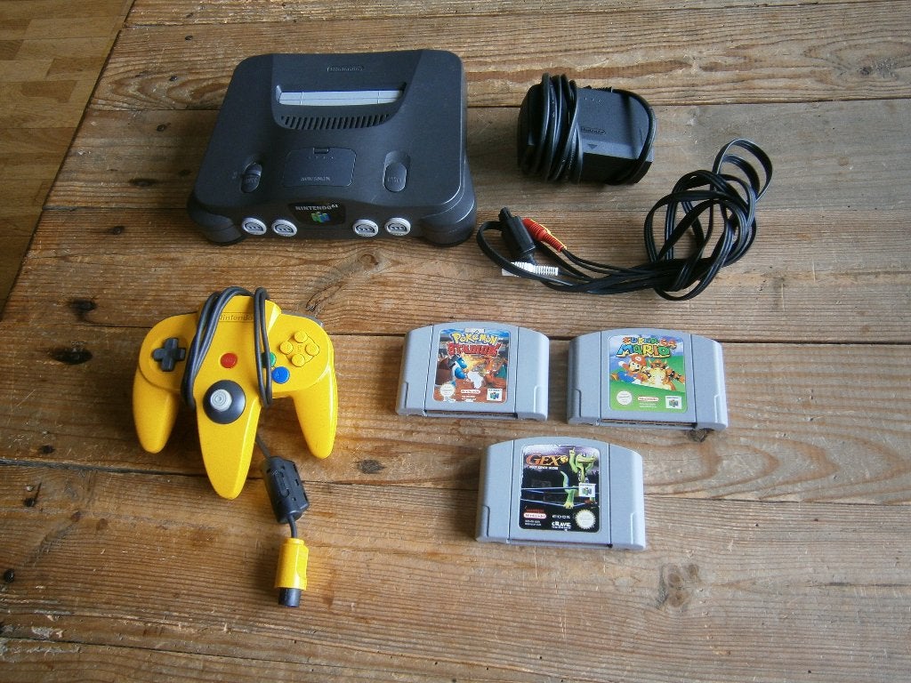 Nintendo 64 met spellen, Spelcomputers en Games, Ophalen of Verzenden, Gebruikt, Met 2 controllers, Met games