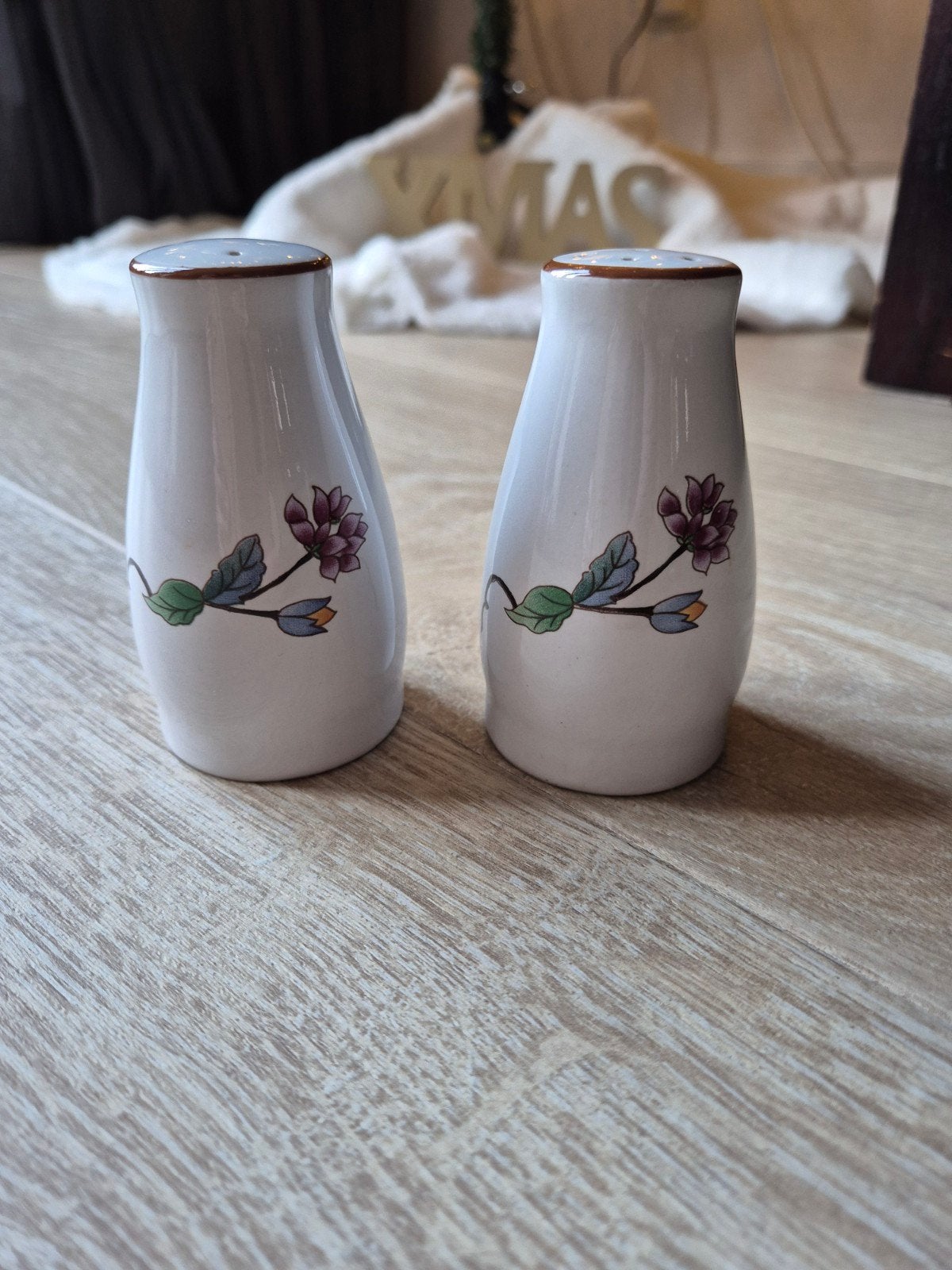 Vintage Zout- en Pepervaatjes met Bloemenpatroon, Overige typen, Ophalen of Verzenden, Zo goed als nieuw, Steen/keramiek
