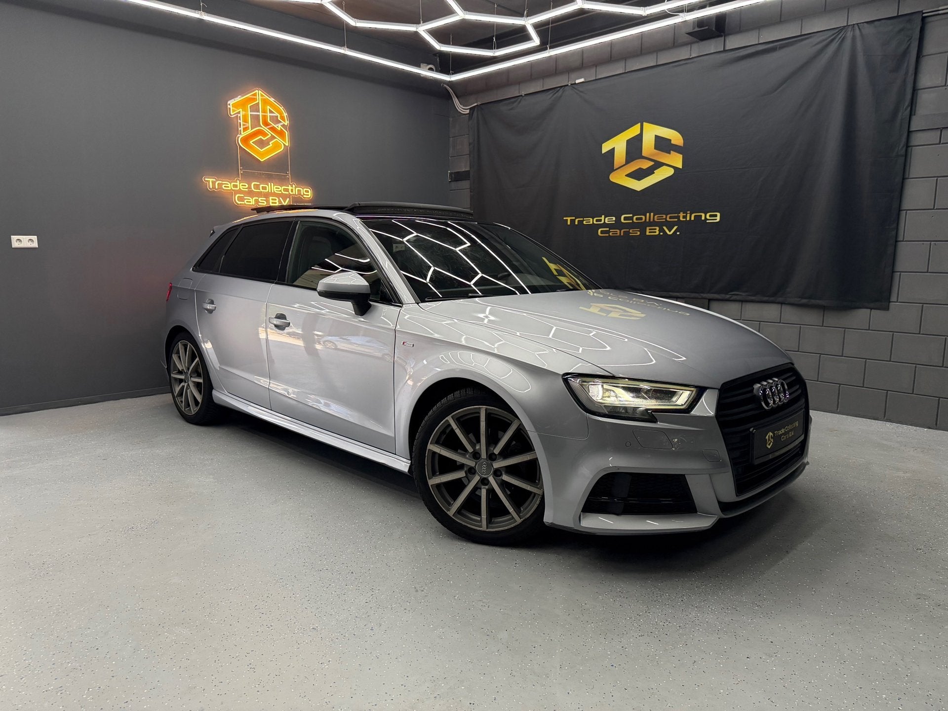 Audi A3 Sportback 35 TFSI Sport S Line Edition PANO-ACC-DIGI, Auto's, 4 cilinders, 150 pk, Bedrijf, 19 km/l