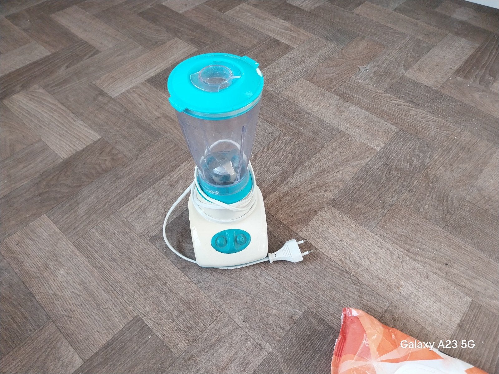 Compacte blender met turquoise accenten, Ophalen, Zo goed als nieuw