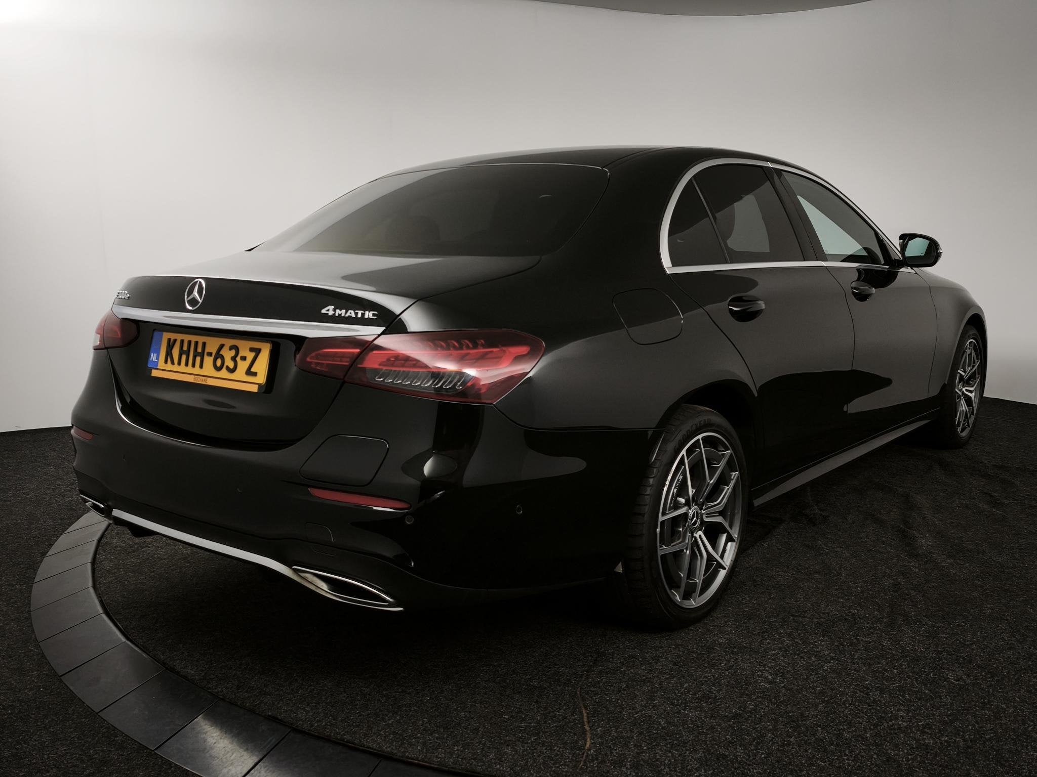 Mercedes-Benz E-klasse 300 e 4MATIC AMG Line | Navigatie | |, Auto's, Automaat, 14 kWh, Gebruikt, 4 cilinders