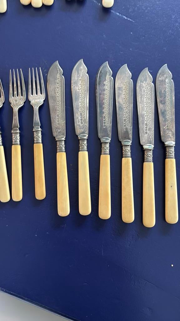 Visbestek. Benen heft. zilver., Antiek en Kunst, Antiek | Bestek, Ophalen of Verzenden
