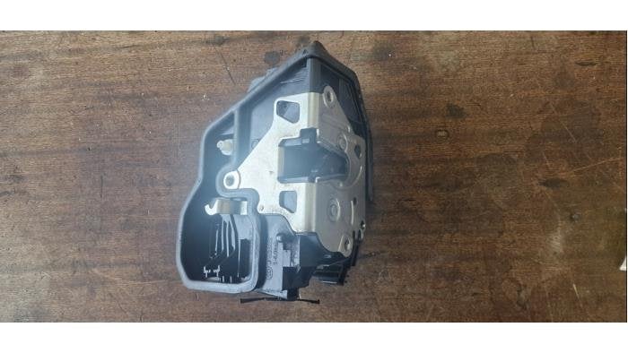 Deurslot Mechaniek 4Deurs rechts-achter van een BMW X1, Gebruikt, -, -, 3 maanden garantie