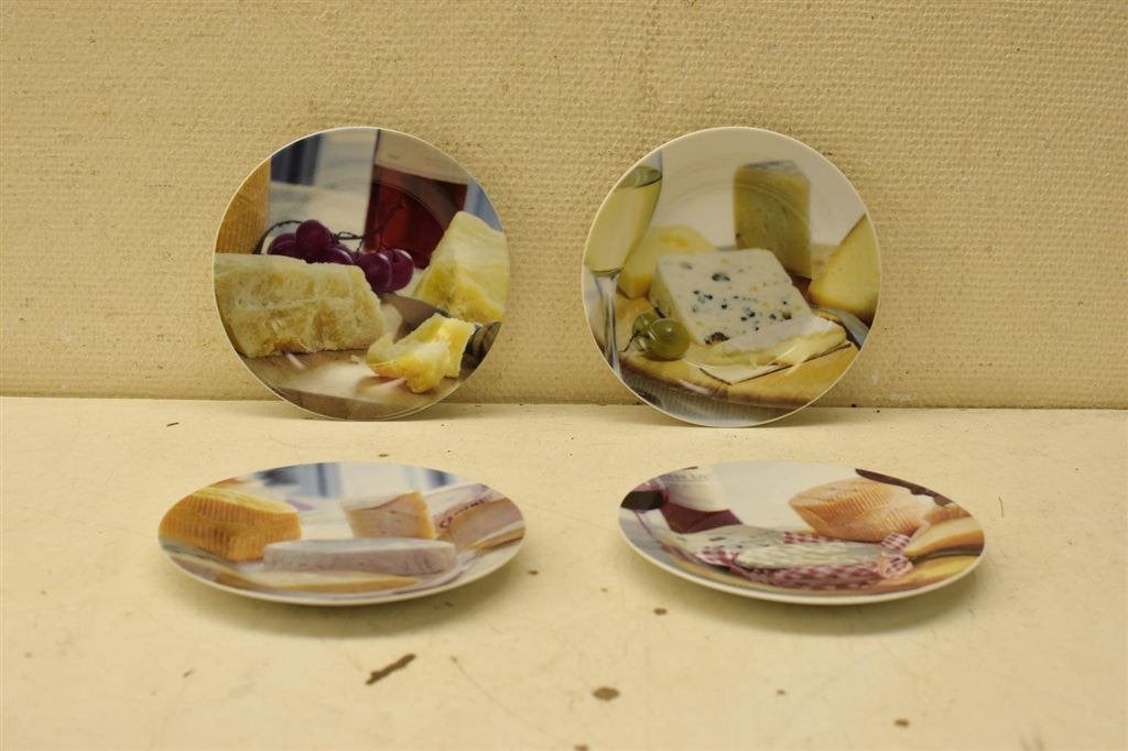 4 stuks Dora Pop porseleinen borden 46216, Huis en Inrichting, Keuken | Servies, Gebruikt, Ophalen of Verzenden, Bord(en), Overige stijlen