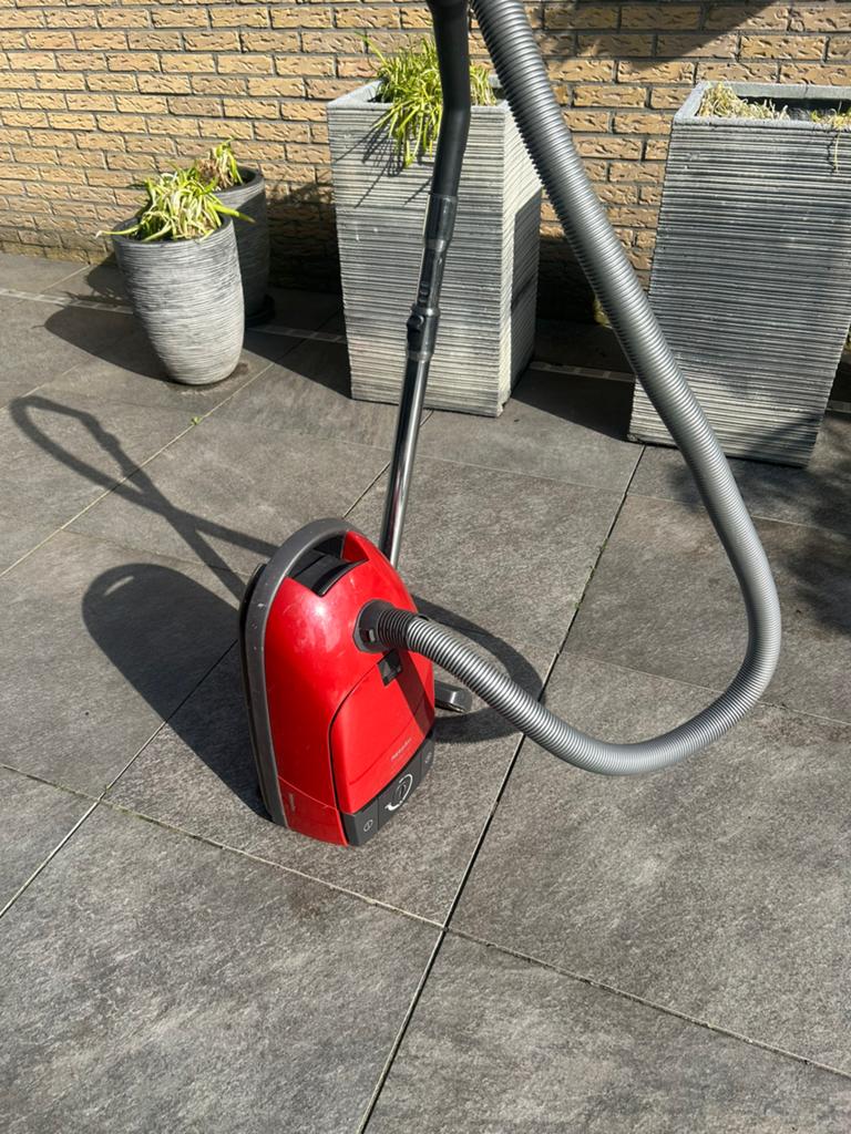Miele S380 stofzuiger 1600 W, Witgoed en Apparatuur, Stofzuigers, Gebruikt, Miele, Sledestofzuiger, 1200 tot 1600 watt