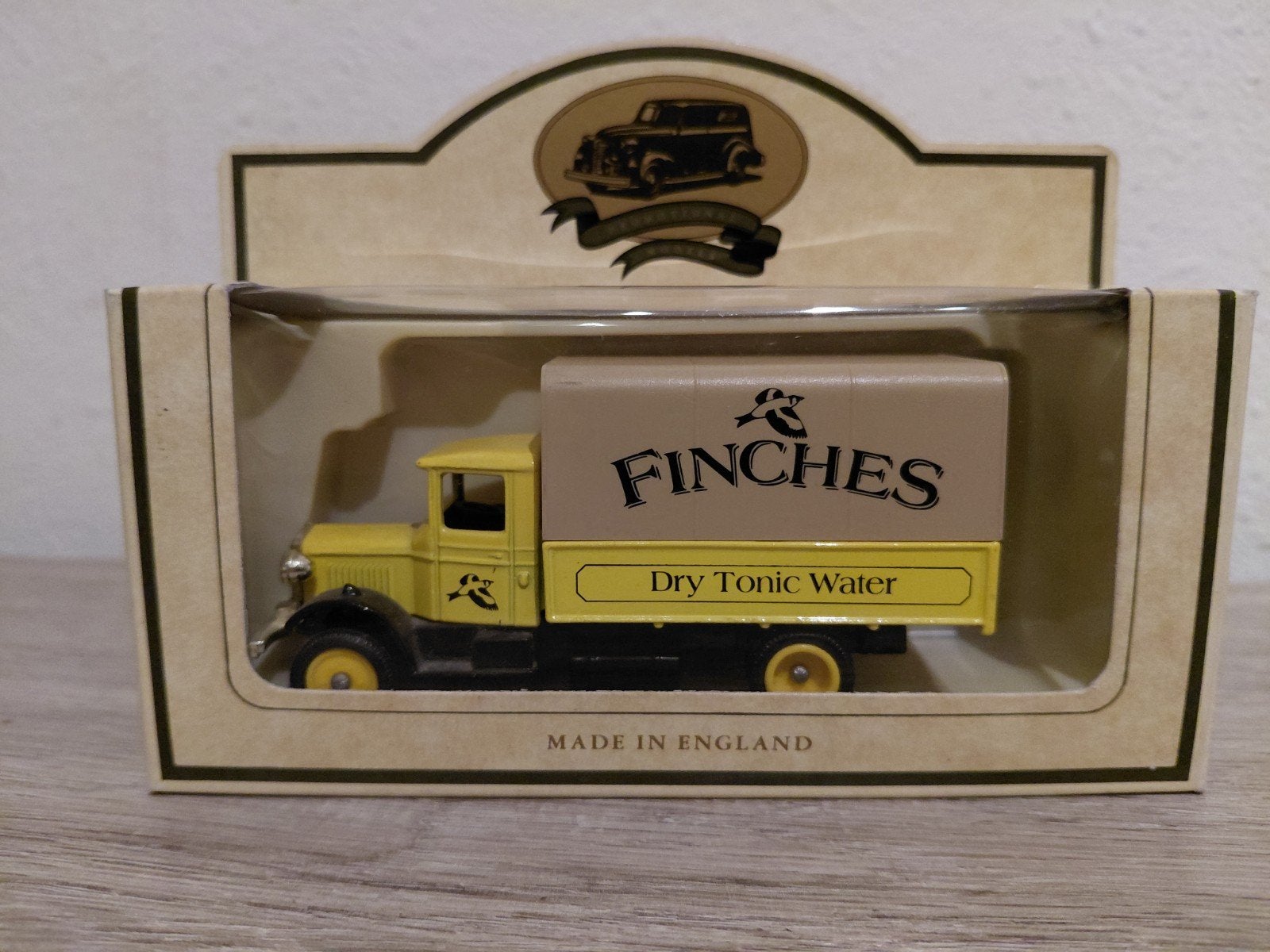 'Finches Dry Tonic' Truck, Hobby en Vrije tijd, Modelbouw | Auto's en Voertuigen, Overige merken, Verzenden, 1:32 tot 1:50, Nieuw