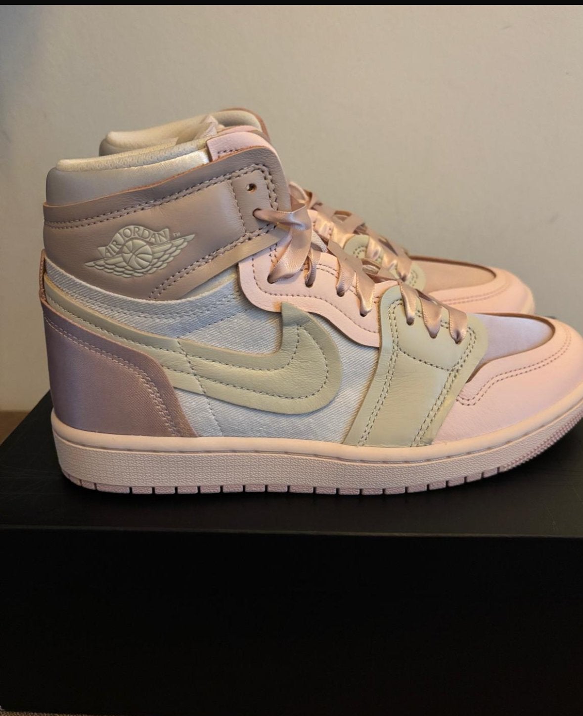 Nike Air Jordan 1 High Pink - Nieuw in doos mt40, Ophalen of Verzenden, Nieuw, Roze, Sneakers of Gympen