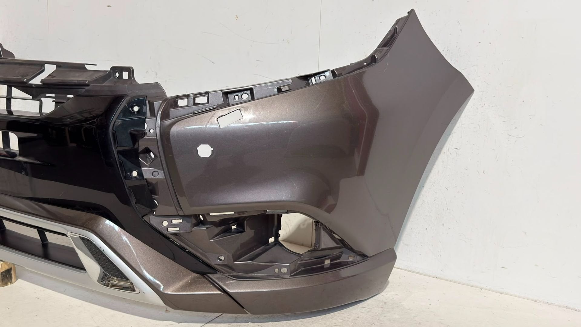 Mitsubishi Outlander III Facelift voorbumper 6410G227ZZ, Info@mitsubishi-motors.com, Gebruikt, Voor, Mitsubishi Motors Corporation