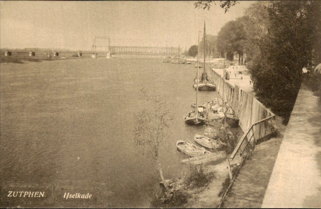 Zutphen - IJselkade - kade met boten, Ophalen of Verzenden, Voor 1920, Ongelopen, Gelderland