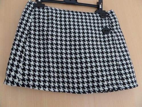 Korte pied-de-poule rok met 2 grote knopen maat 36, Zwart, Ophalen of Verzenden, Zo goed als nieuw, Maat 36 (S)