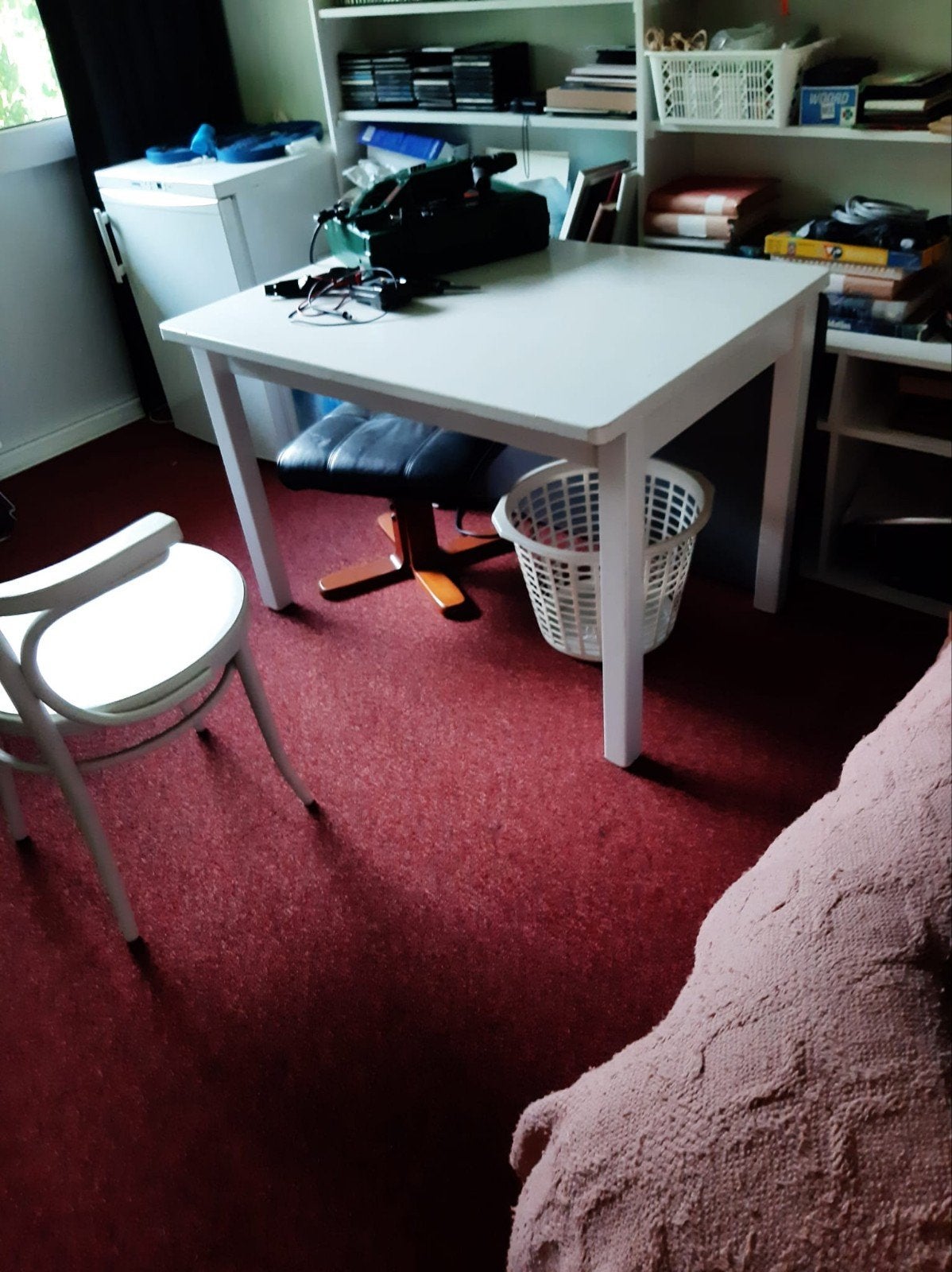 Tafeltje met stoel, Huis en Inrichting, Stoelen, Wit, Ophalen of Verzenden