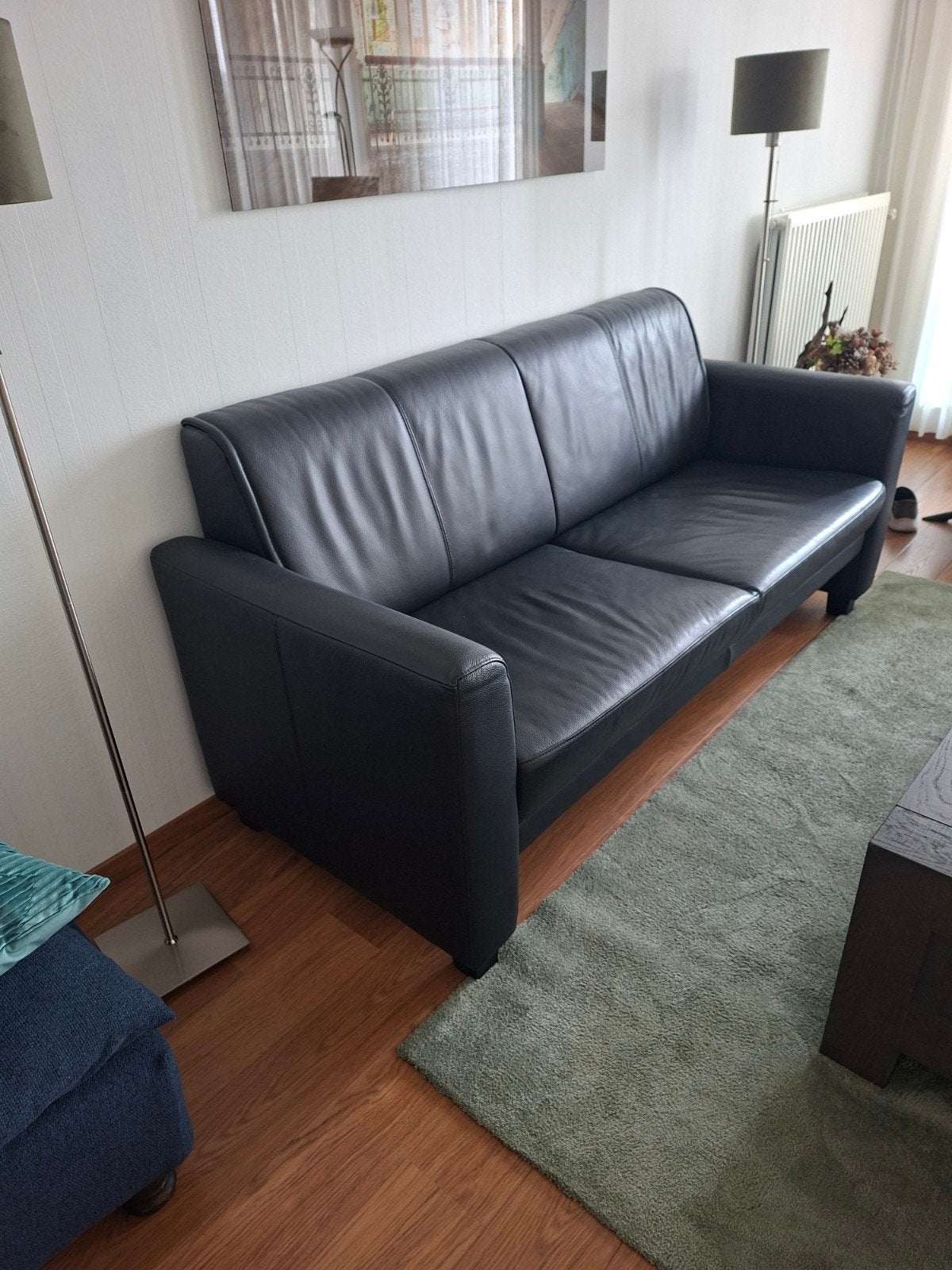 Zwarte leren driezitsbank - Comfortabel en stijlvol, Ophalen, Driepersoons, Zo goed als nieuw, Rechte bank