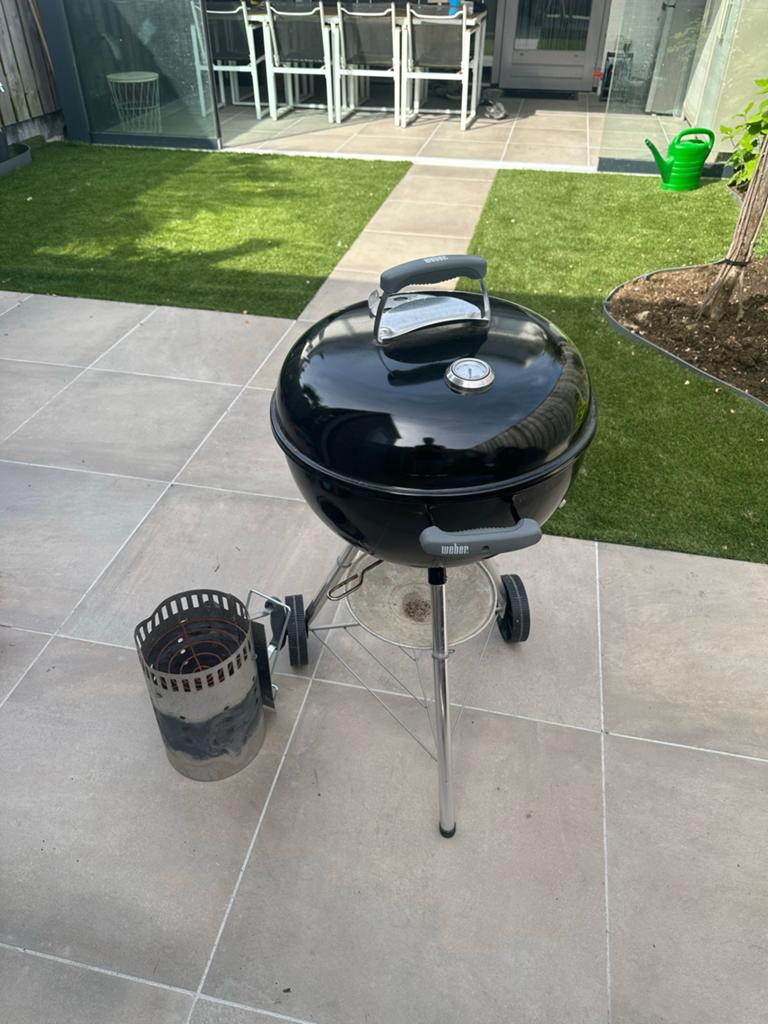 Weber BBQ 47cm met brikettenstarter, Ophalen, Gebruikt, Met accessoires