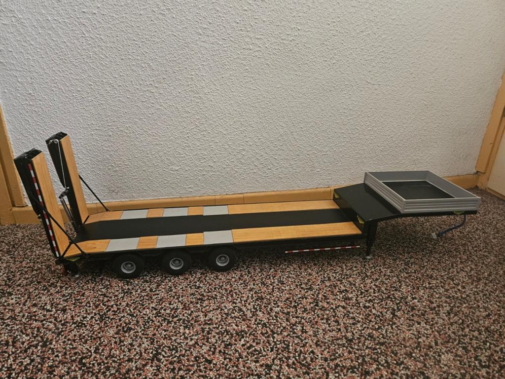 Te koop: Carson Goldhofer trailer 1/14 met verlichting, Hobby en Vrije tijd, Modelbouw | Radiografisch | Auto's, Ophalen, Schaal 1:14