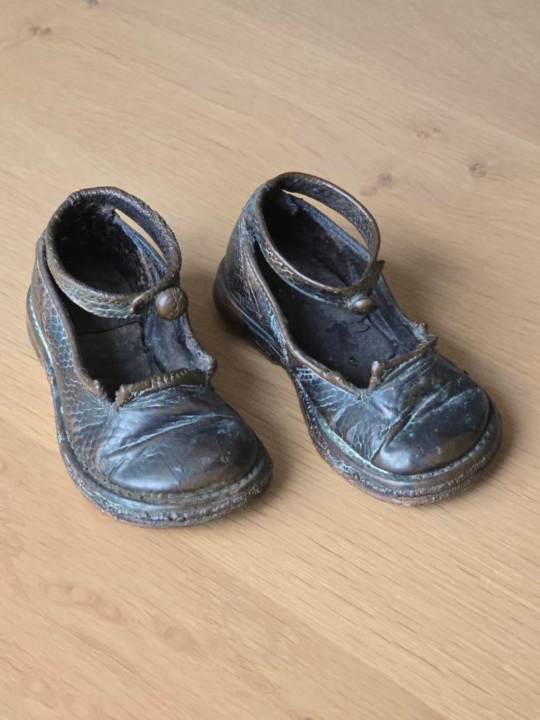 Zeldzaam paar antieke 1930S verbronsde kinderschoenen €69, Antiek en Kunst, Ophalen of Verzenden