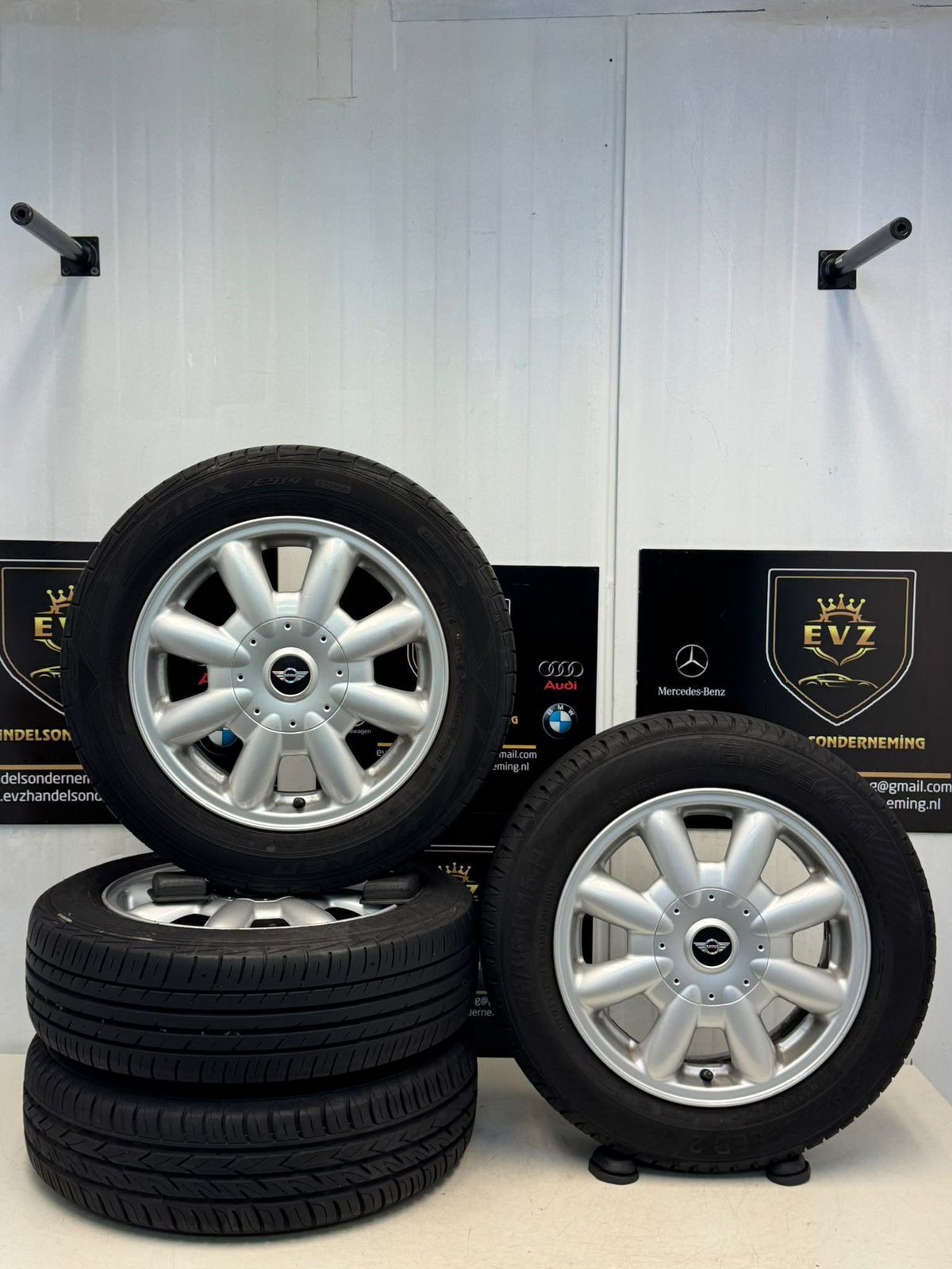 Org. Sportvelgen met zomerbanden Mini One Cooper 4x100, Auto-onderdelen, Gebruikt, 15 inch, 175 mm, Banden en Velgen