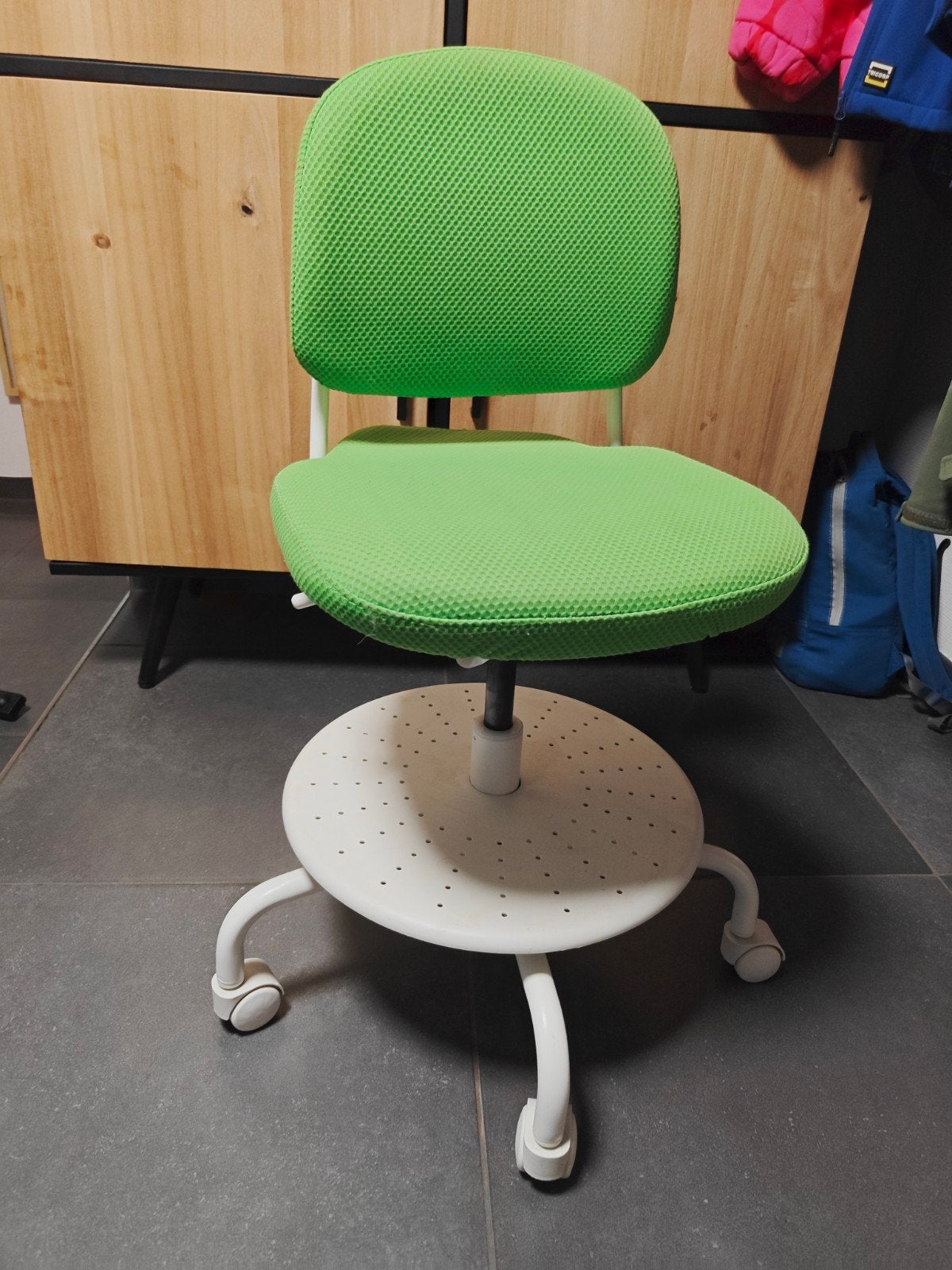Groene kinderbureaustoel  Ikea Vimund- verstelbaar en draaib, Ophalen