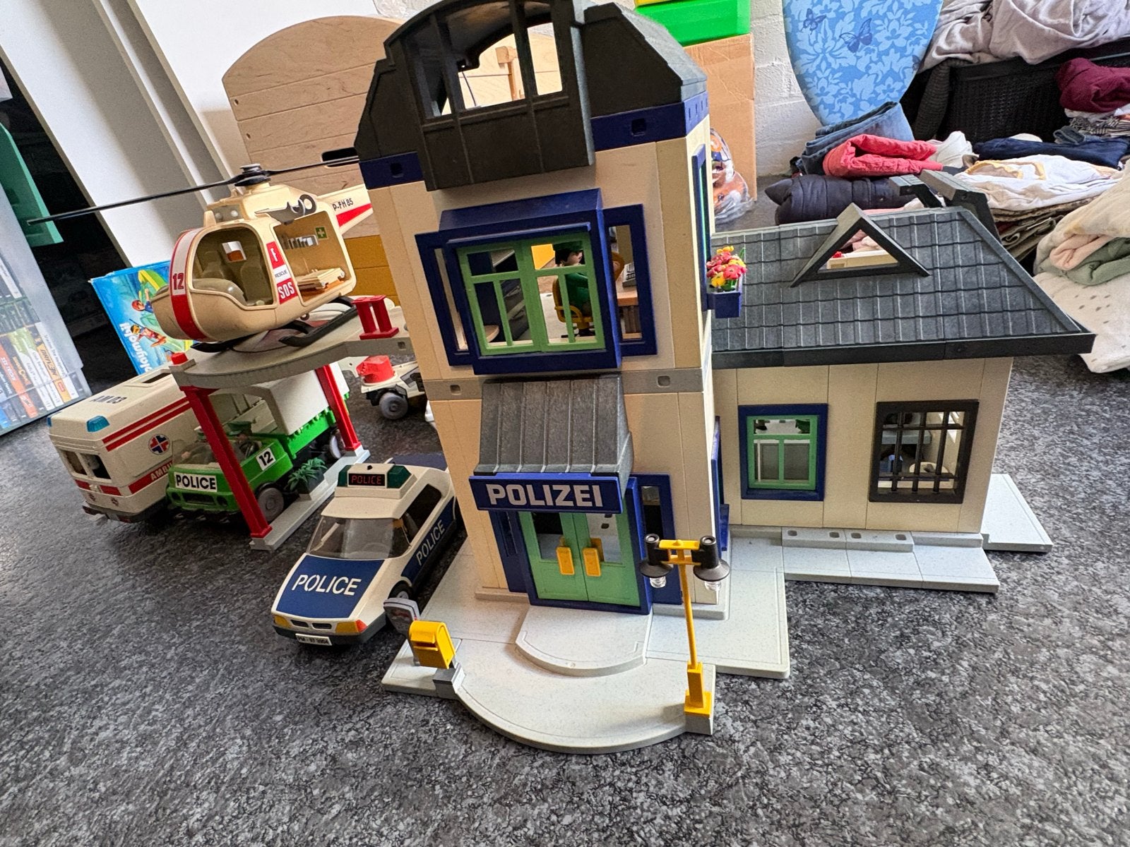 Playmobil Politiebureau met voertuigen en figuren, Gebruikt, Gebouw, Complete set, Ophalen of Verzenden