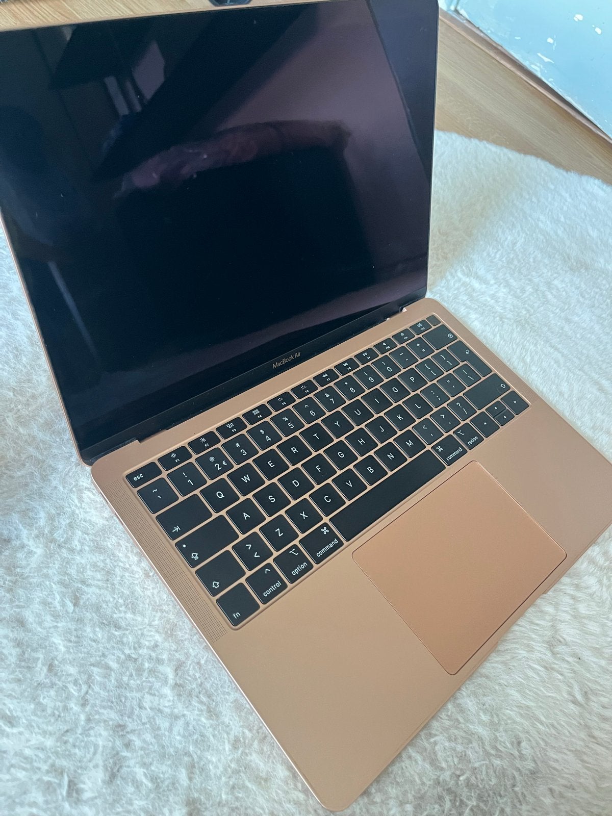 Foto 4 van Apple MacBook Air 2019 | 13.3" | i5 | 8GB | 256GB SSD | Rosé