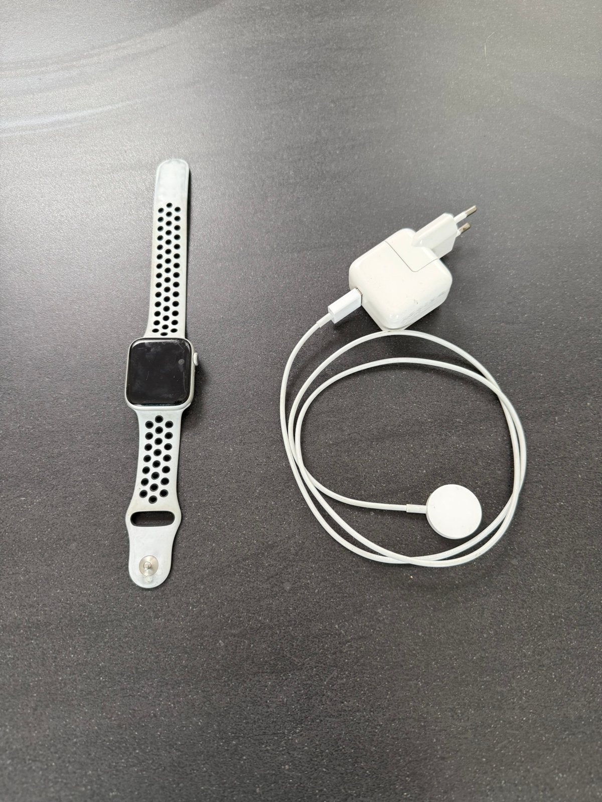 Apple watch 6, Ophalen of Verzenden, Gebruikt, Grijs, IOS