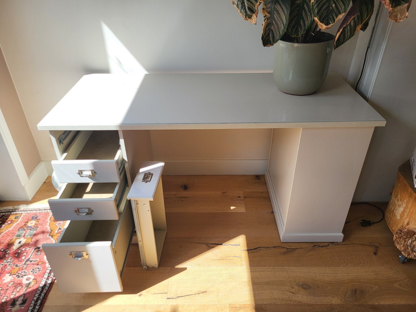 licht grijs bureau met lades en kastje, Ophalen, Met lades, Gebruikt, Spaanplaat of MDF