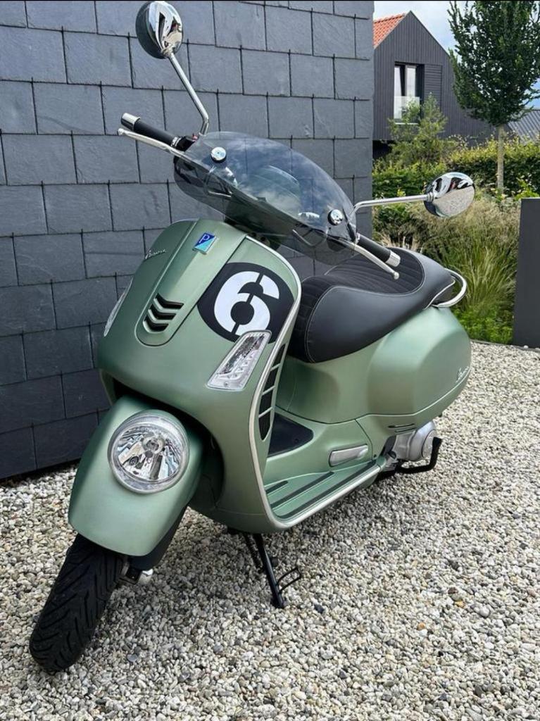 Vespa motor scooter Sei Giorni LIMITED nr: 2195 / 300 cc, Scooter, Particulier, Automaat, ABS