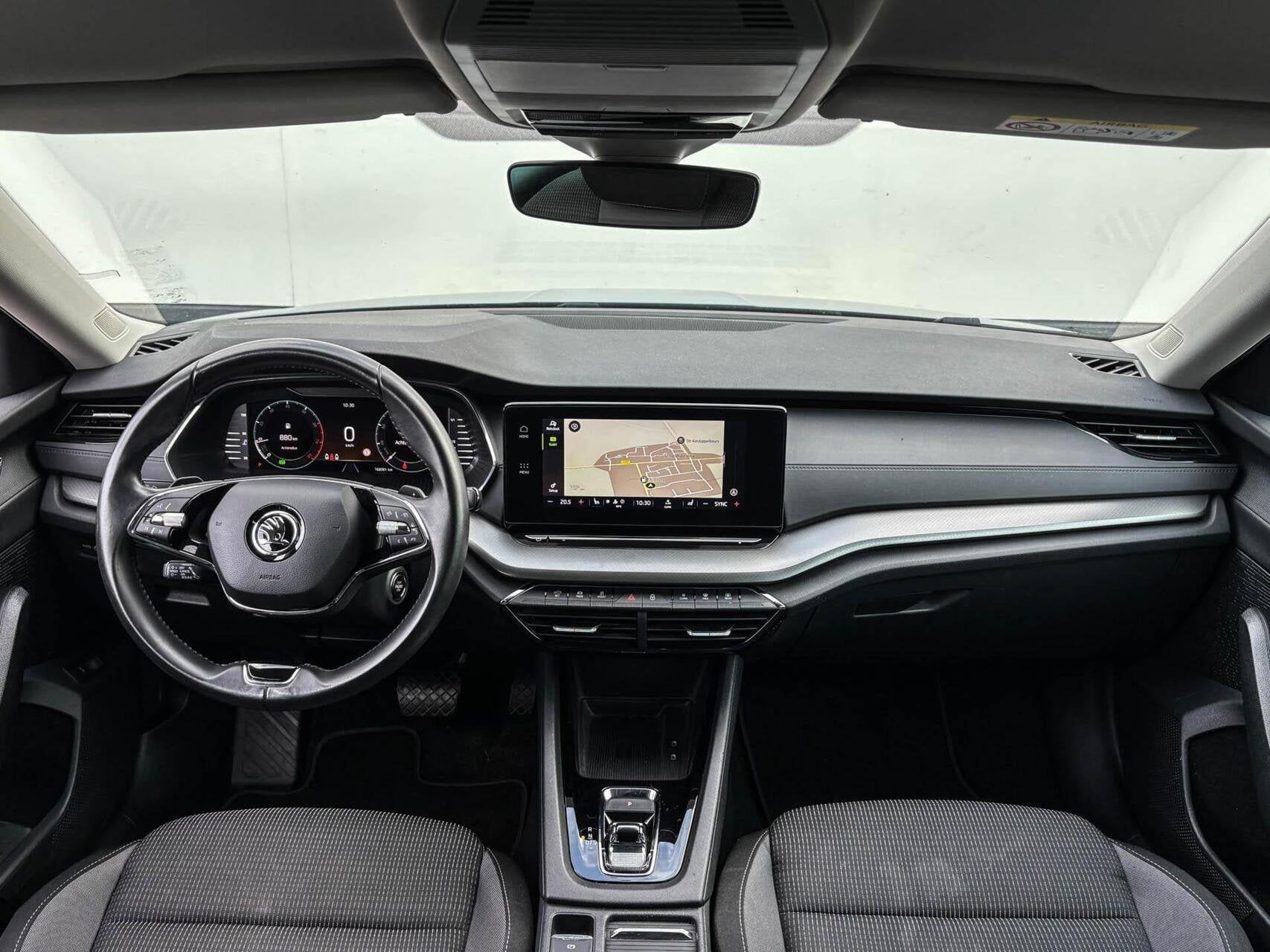 Skoda Octavia Combi 1.0 e-TSI DSG 110pk Business Edition | A, Auto's, Dealer onderhouden, Stof, Gebruikt, Automatische klimaatregeling