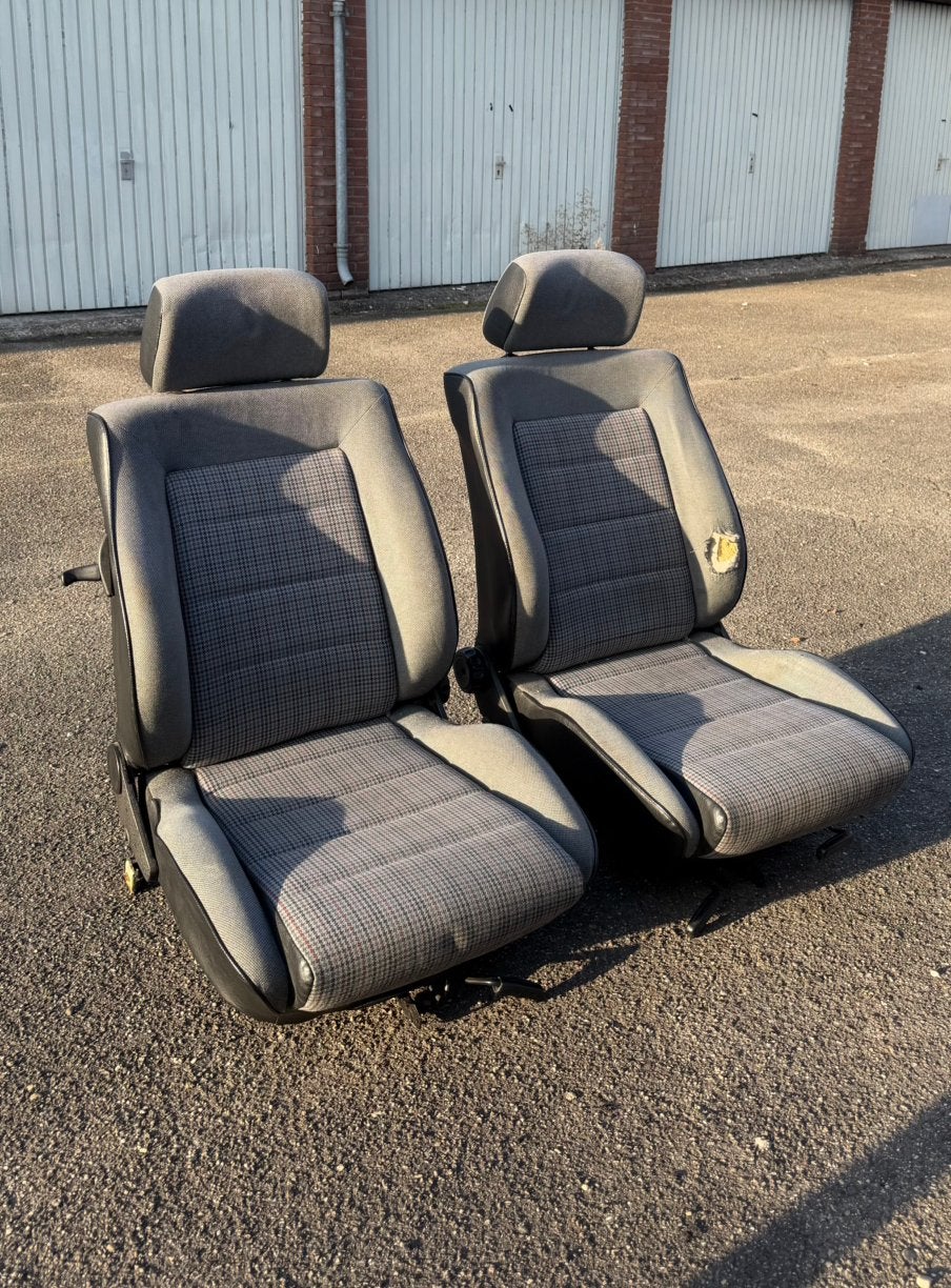Golf MK1 cabrio voorstoelen pepita, Auto-onderdelen, Interieur en Bekleding, Ophalen, Volkswagen