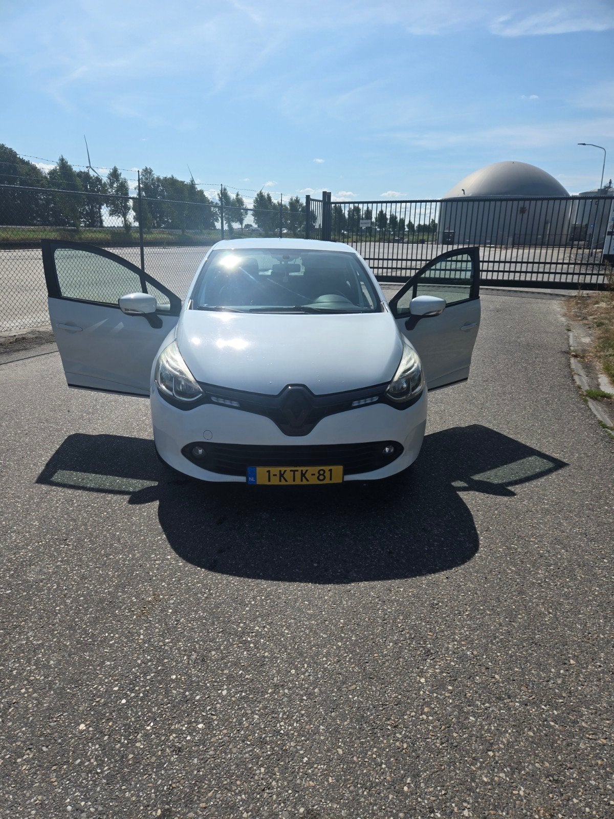 Renault Clio 0.9 TCE 66KW 5-DRS 2013 Wit, Voorwielaandrijving, 898 cc, Stof, 40 €/maand