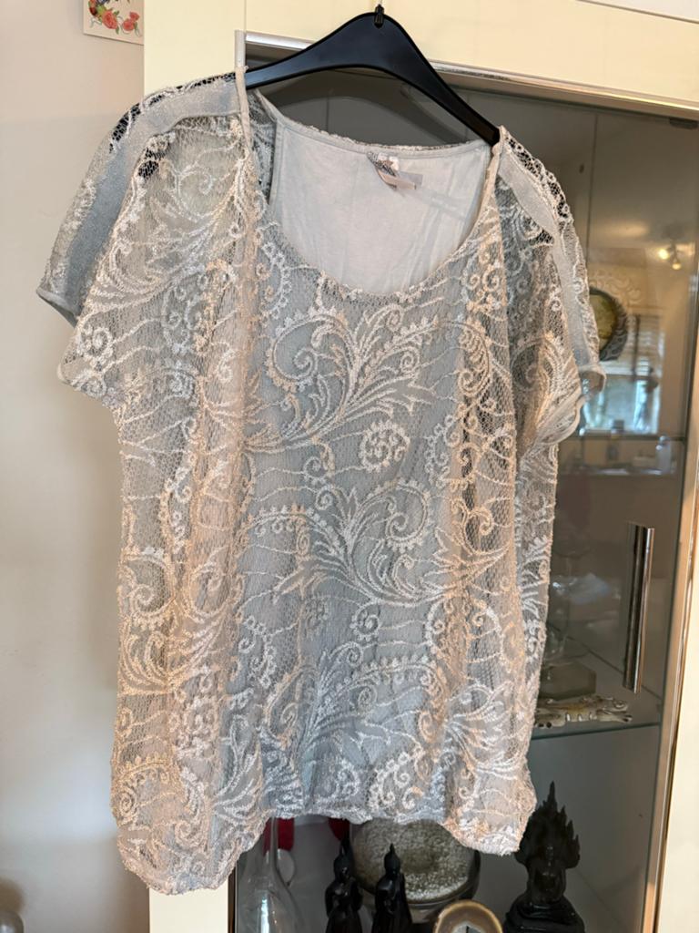 Dreamstar Kanten Top Maat M - Elegant en Comfortabel, Kleding | Dames, T-shirts, Zo goed als nieuw, Maat 38/40 (M), Grijs, Korte mouw