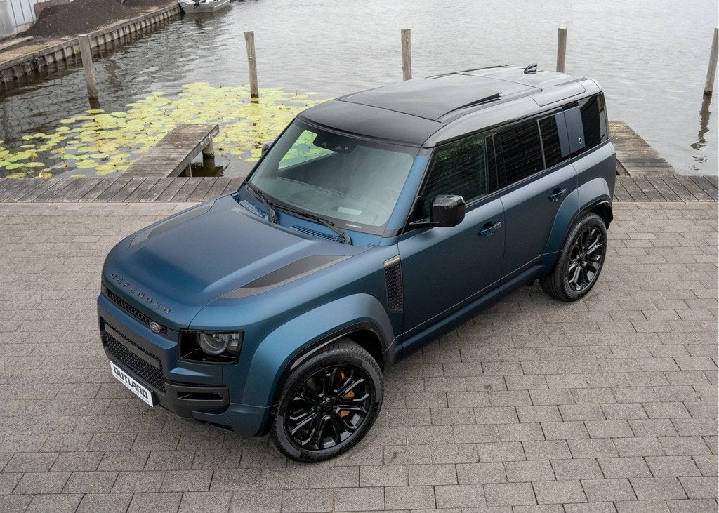Land Rover Defender 110 P635 Octa | Sargasso Blue Satin | Ca, Auto's, Land Rover, Automaat, Gebruikt, 2585 kg, Defender