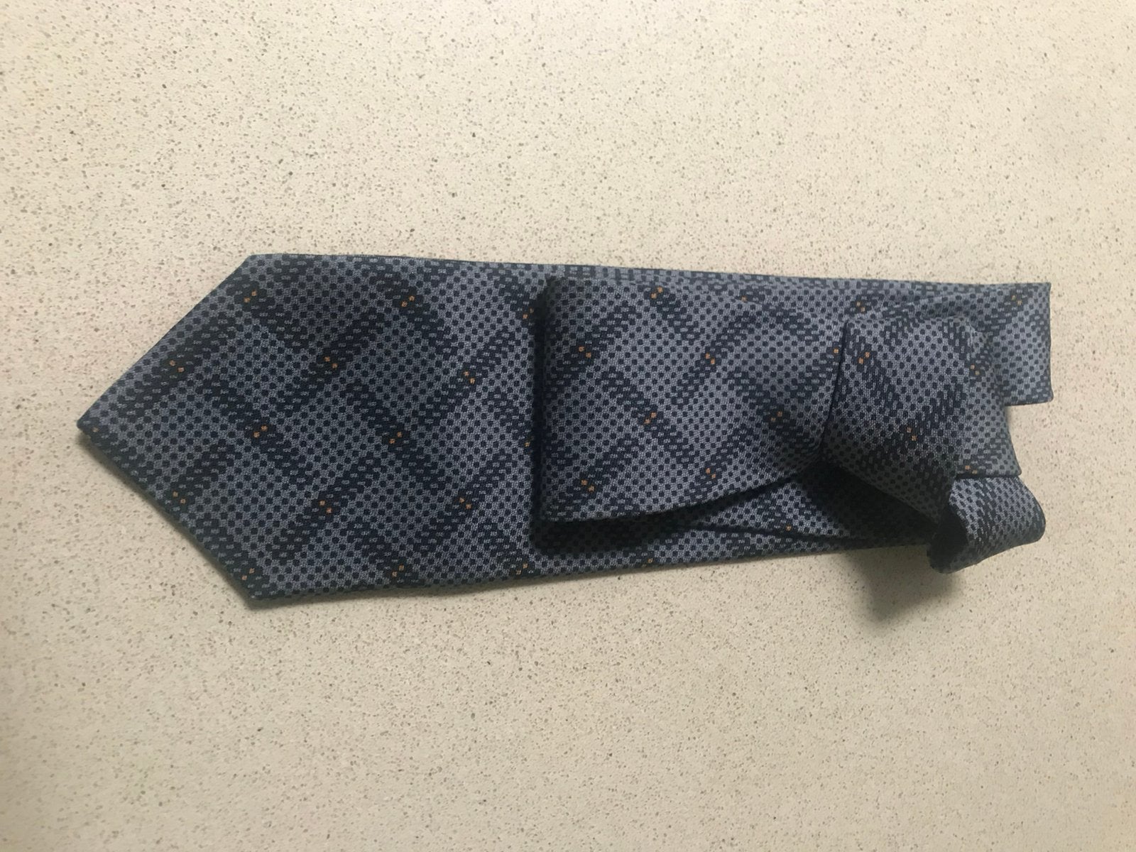 Armani stropdas, 100 % zijde, Kleding | Heren, Ophalen of Verzenden, Zo goed als nieuw, Grijs, Met patroon