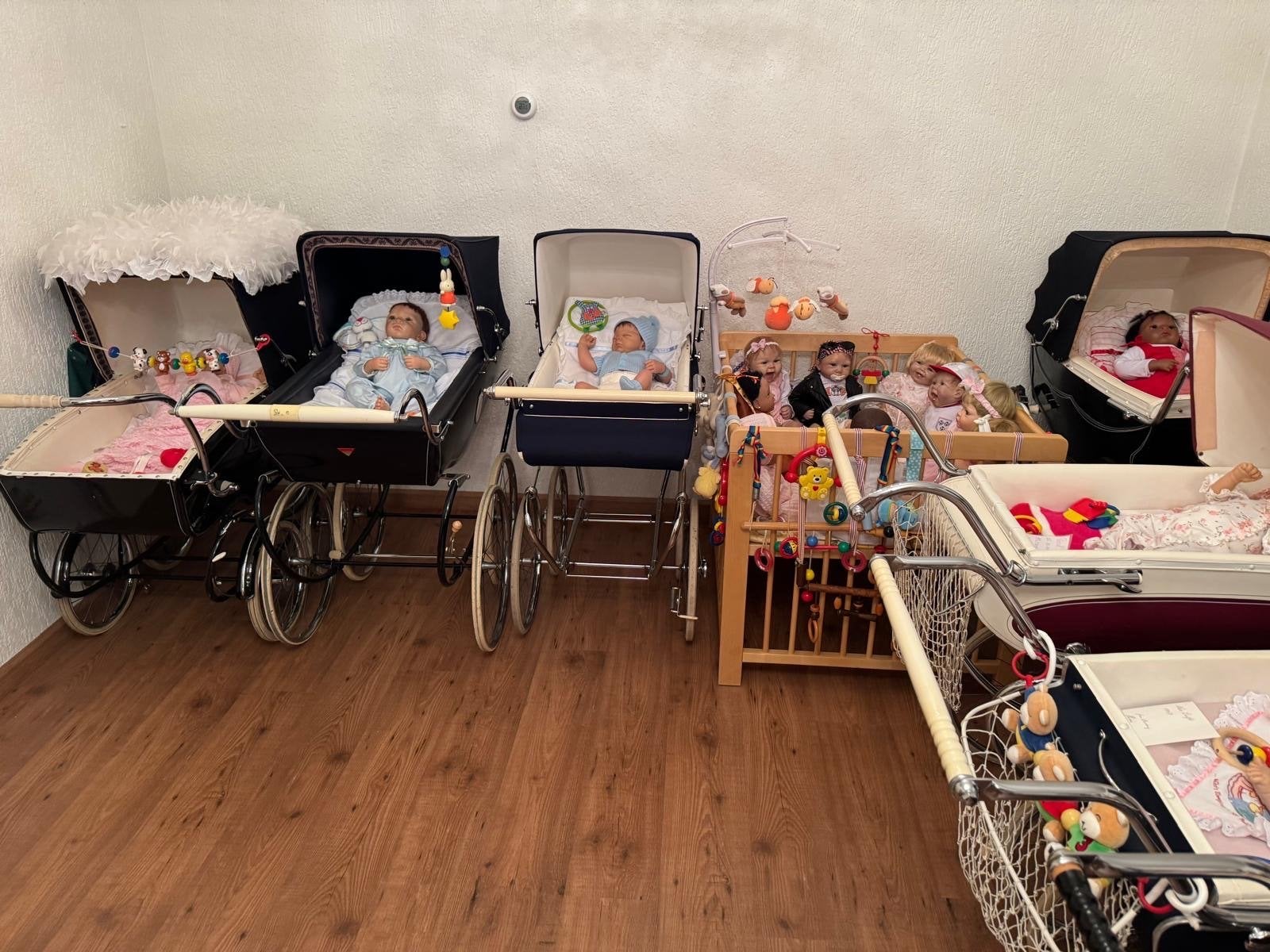 Diverse collectie antieke kinderwagens en poppen, Kinderen en Baby's, Kinderwagens en Combinaties, Duowagen, Zo goed als nieuw