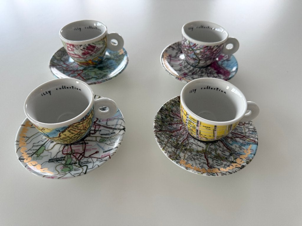 Set van 4 x Illy Art Collection Espresso Kop & Schotel 1998, Gebruikt, Ophalen of Verzenden, Overige stijlen, Kop(pen) en/of Schotel(s)