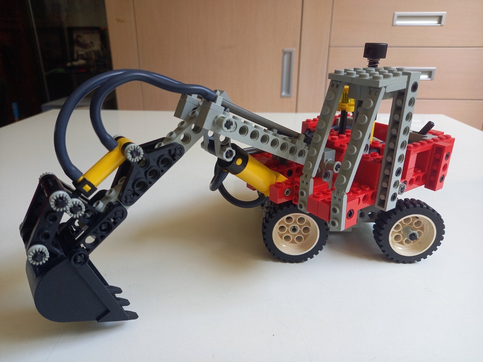 Lego Technic 8837 Pneumatic Excavator, Gebruikt, Lego, Compleet, Ophalen of Verzenden