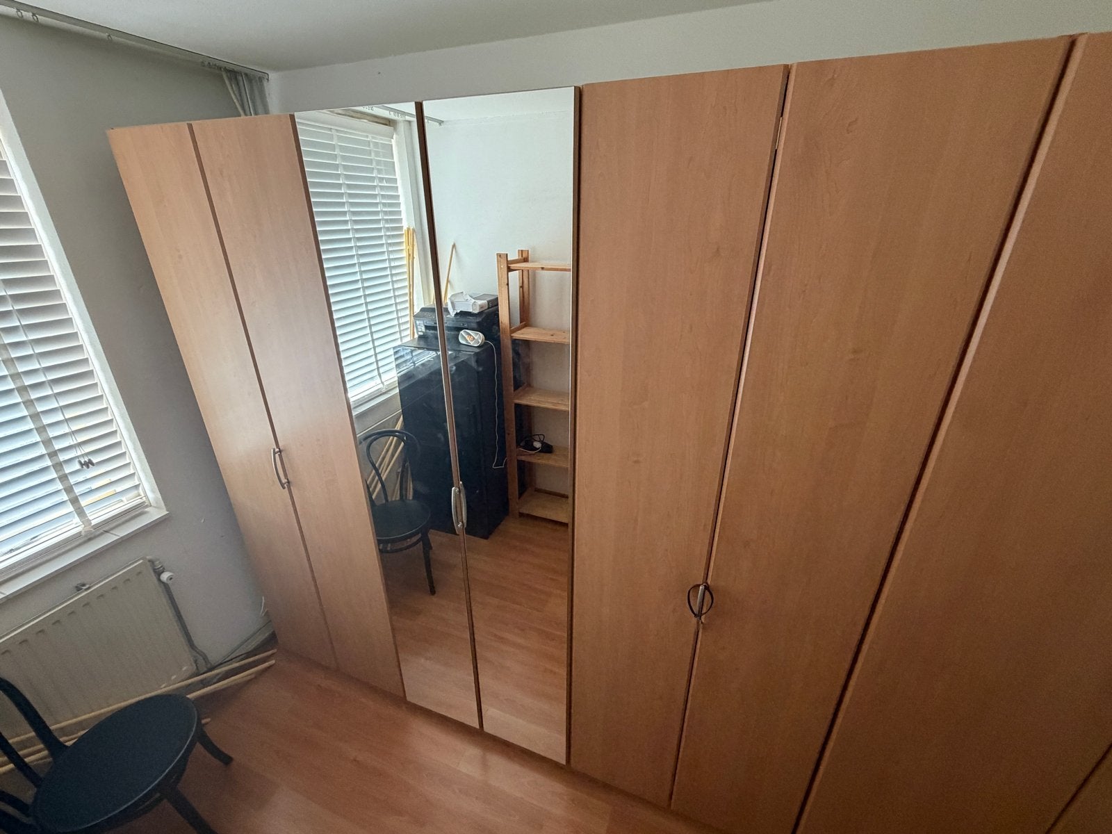 Grote kledingkast met schuifdeuren en spiegel, Ophalen, Gebruikt, 200 cm of meer, Met deur(en)