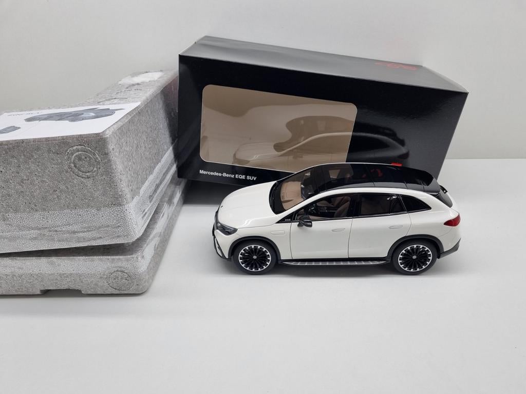 NZG
Mercedes-Benz EQE SUV
1061/40
1:18 Nieuw, Hobby en Vrije tijd, Modelauto's | 1:18, Ophalen of Verzenden, Nieuw, Auto