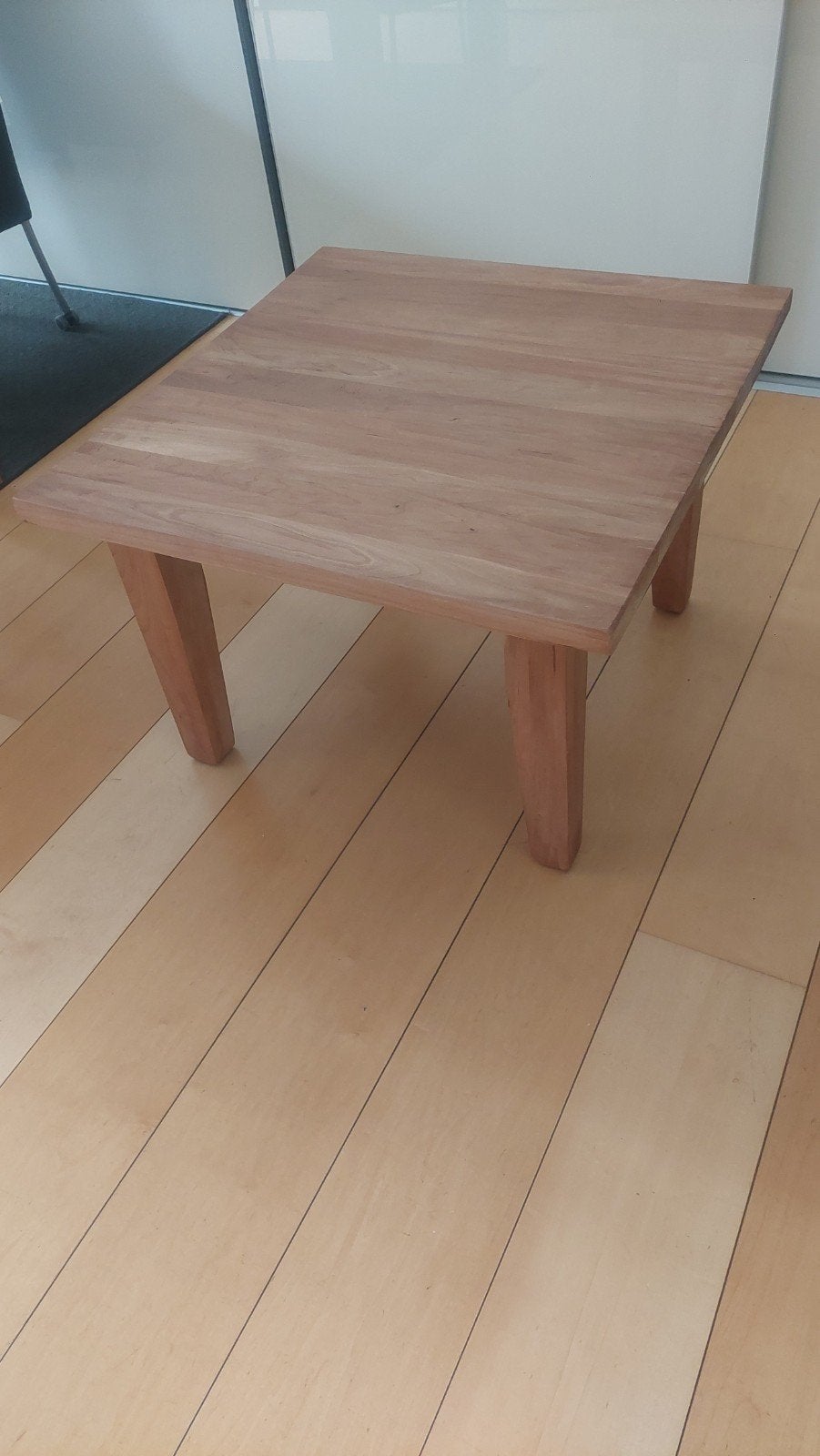 Kersen Houten Massief Salontafel/Bijzettafel, Ophalen, Minder dan 55 cm, Gebruikt, Vierkant