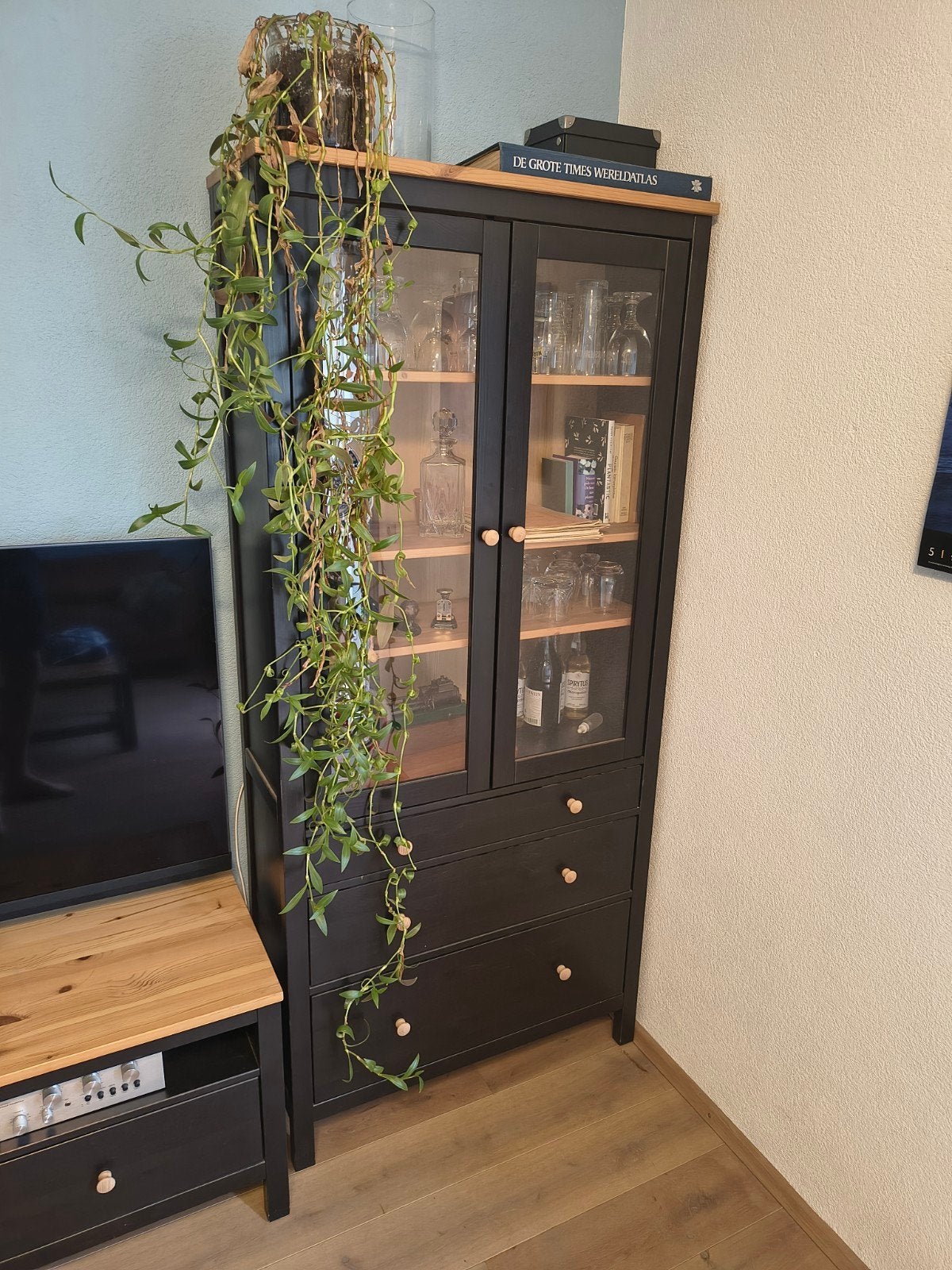 Hemnes vitrinekast - 198x90cm, Ophalen, Gebruikt, Met deur(en), 50 tot 100 cm