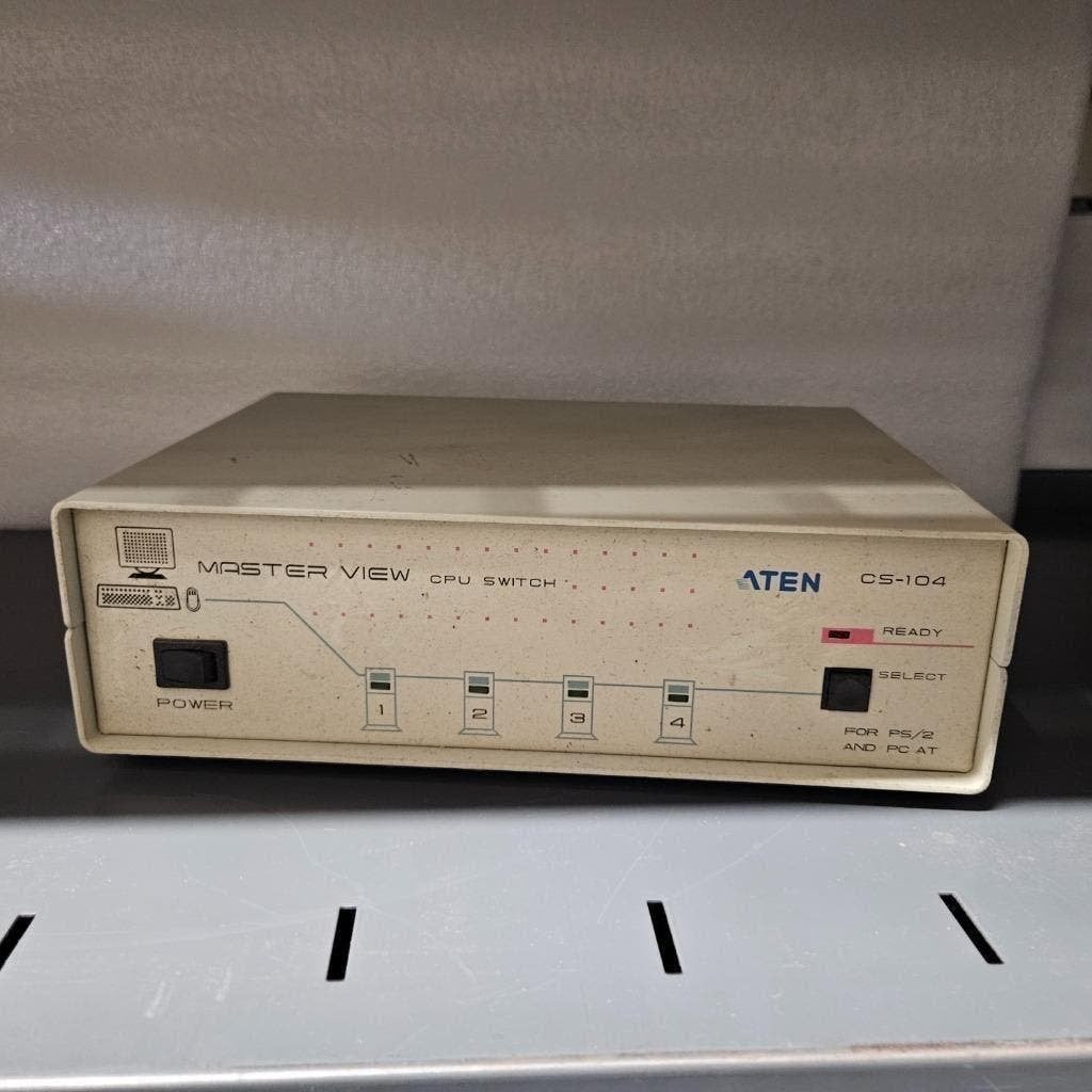 ATEN Vintage CS-104 Master View CPU Switch, Verzamelen, Ophalen of Verzenden, Overige typen