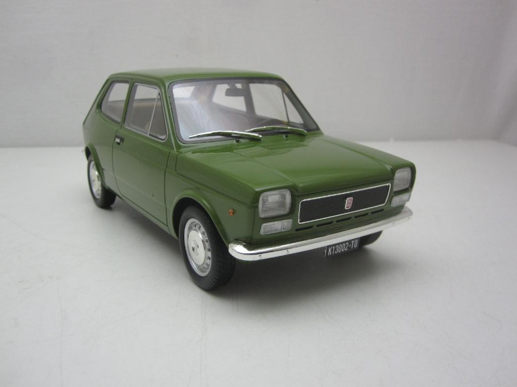 Fiat 127 Mk1  2-deurs 1971 groen 1:18 Laudo, Hobby en Vrije tijd, Modelauto's | 1:18, Ophalen of Verzenden, Zo goed als nieuw