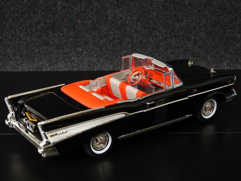 AutoWorld 1:18 1957 Chevrolet Bel Air James Bond 007 Dr. No, Overige merken, AutoWorld, Auto, Onbekend