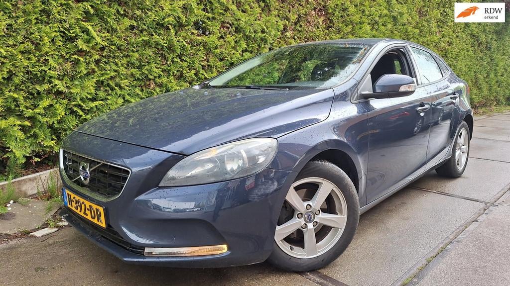 Volvo V40 1.6 D2 R-Design, Voorwielaandrijving, Gebruikt, 4 cilinders, Blauw