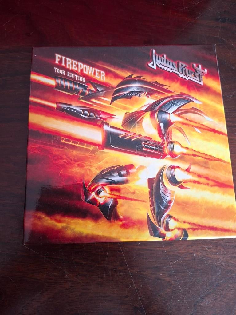 Judas Priest  Firepower Tour Edition Boxset CD en singel, Ophalen of Verzenden, Zo goed als nieuw, Boxset