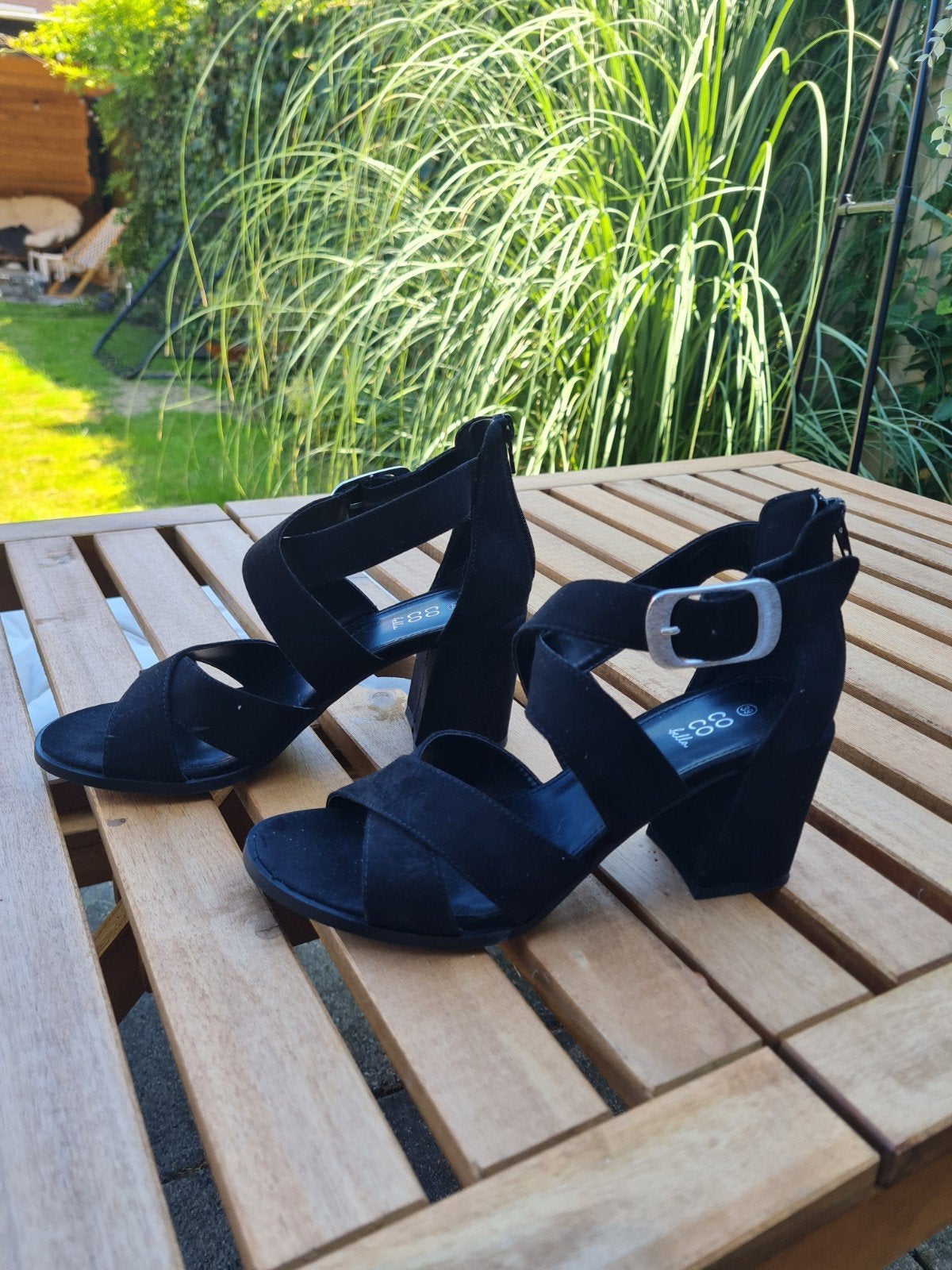 Zwarte  sandalen met blokhak - Maat 39, Ophalen of Verzenden, Nieuw, Zwart